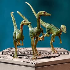 Compsognathus Statue