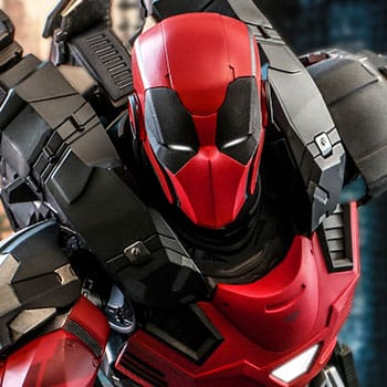 Hot Toys Armorized Deadpool Collectible