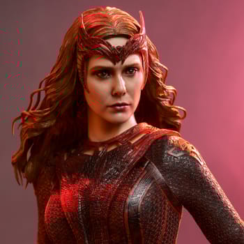 Hot Toys The Scarlet Witch Collectible