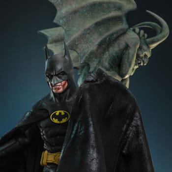 Hot Toys Batman (Deluxe Version) Collectible