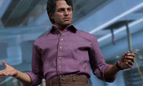 Gallery Feature Image of Bruce Banner Sixth Scale Figure - Click to open image gallery