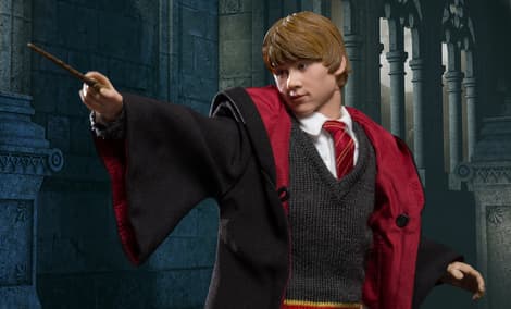 Gallery Feature Image of Ron Weasley Deluxe Sixth Scale Figure - Click to open image gallery