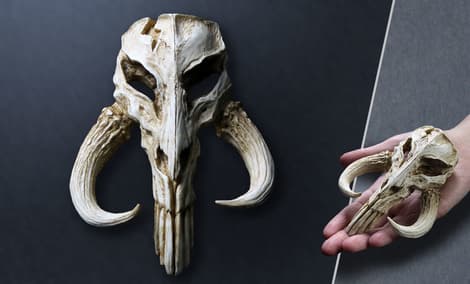 Gallery Feature Image of Mandalorian Skull Mini Sculpture Statue - Click to open image gallery