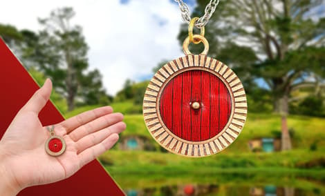 Gallery Feature Image of Hobbiton™ Door Necklace Jewelry - Click to open image gallery