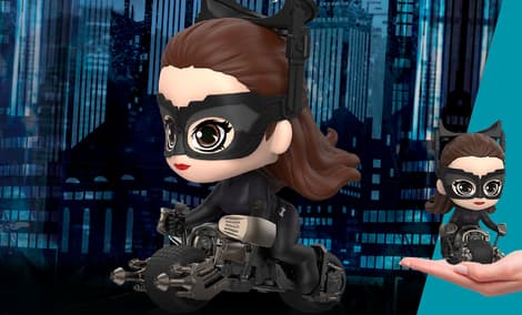 Gallery Feature Image of Catwoman with Bat-Pod Collectible Set - Click to open image gallery