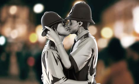 Gallery Feature Image of Kissing Coppers (Platinum Edition) Polystone Statue - Click to open image gallery