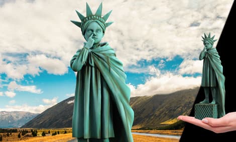 Gallery Feature Image of Liberty Girl (Freedom Edition) Polystone Statue - Click to open image gallery