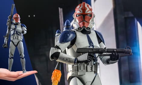Gallery Feature Image of 501st Battalion Clone Trooper (Deluxe) Sixth Scale Figure by Hot Toys Sixth Scale Figure - Click to open image gallery
