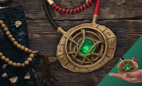 Gallery Feature Image of Doctor Strange Eye of Agamotto Light-Up Pendant Necklace Jewelry - Click to open image gallery