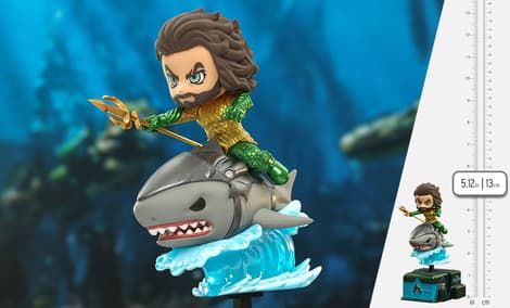 Gallery Feature Image of Aquaman Collectible Figure - Click to open image gallery
