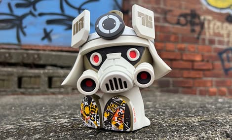 Gallery Feature Image of DR76 Phantom White 5oz Canbot Collectible Figure - Click to open image gallery