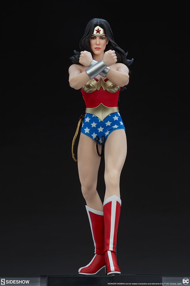 DC Comics Wonder Woman Sixth Scale Figure  Collector Edition  View 3