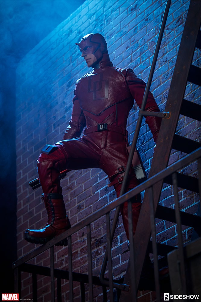 Marvel Daredevil Sixth Scale Figure  Collector Edition  View 2