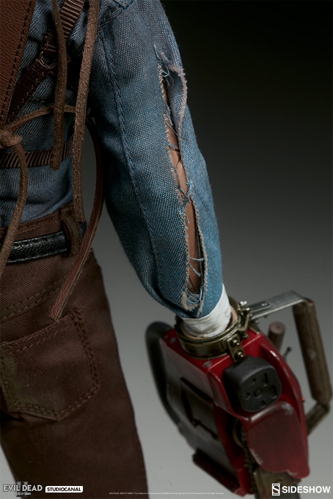 Ash Williams Collector Edition  View 2