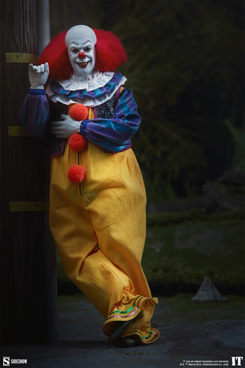 Pennywise Sixth Scale Figure by Sideshow Collectibles Pennywise Sixth Scale Figure by Sideshow Collectibles
