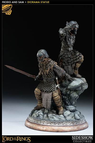 The Lord of the Rings Frodo and Samwise Polystone Statue  View 1