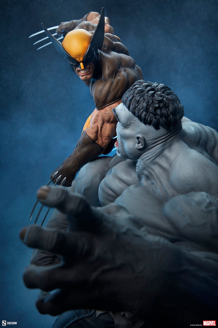 Grey Hulk vs Wolverine Maquette by Sideshow Collectibles