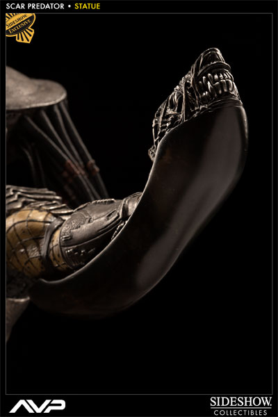 Alien VS Predator Scar Predator Statues  View 3