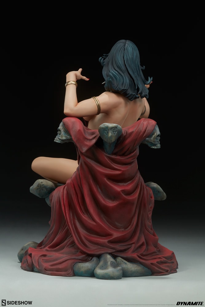 Vampirella Vampirella Statues  Collector Edition - Prototype Shown View 6