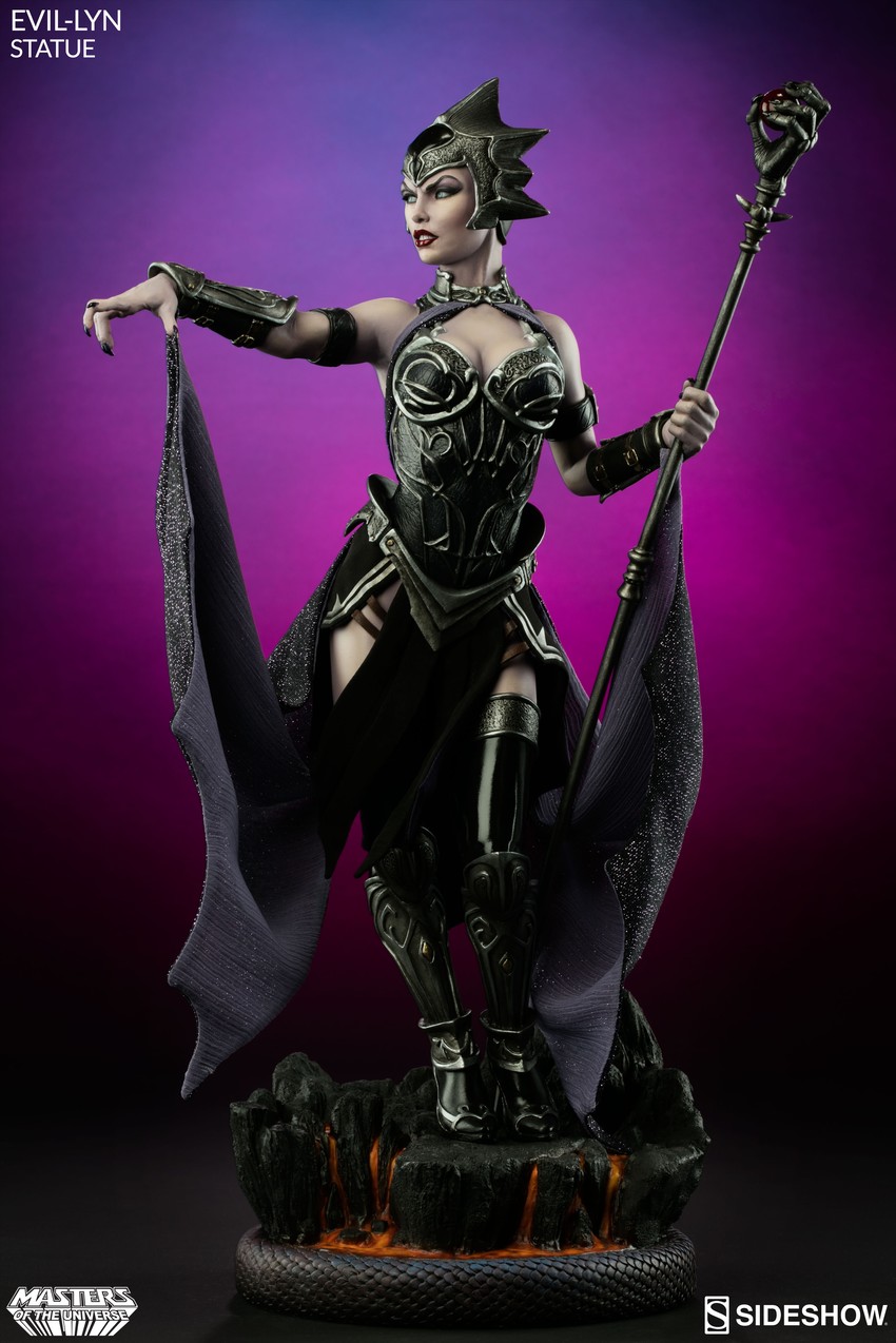Evil-Lyn Collector Edition - Prototype Shown View 5