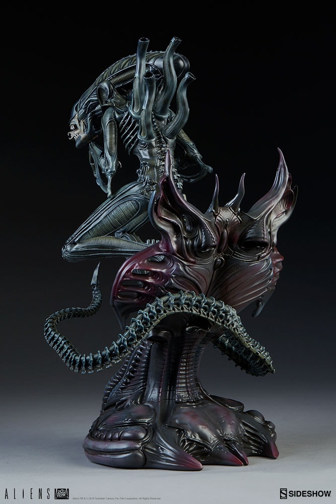 Aliens Alien Warrior Statues  View 6