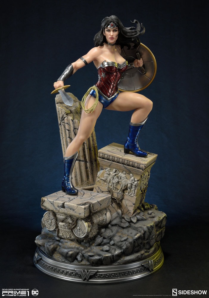 DC Comics Wonder Woman Statues  Collector Edition - Prototype Shown View 2