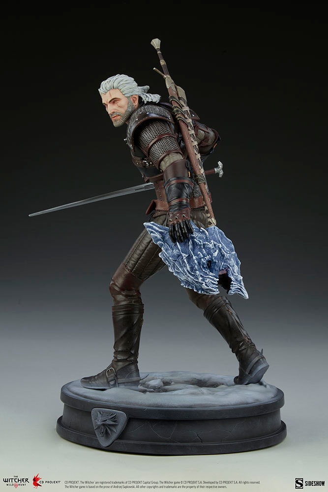 The Witcher 3: Wild Hunt Geralt Statues  View 5