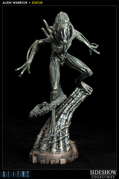 Aliens Alien Warrior Statues  Collector Edition  View 1