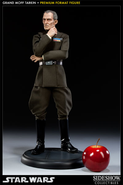 Star Wars Grand Moff Tarkin and I-TO Interrogator Droid Premium Format™ Figure  View 2
