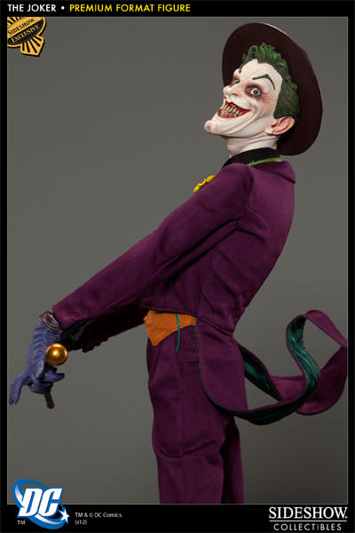 DC Comics The Joker Premium Format(TM) Figure by Sideshow Co