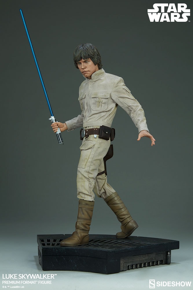 Star Wars Luke Skywalker Premium Format™ Figure  Collector Edition  View 4