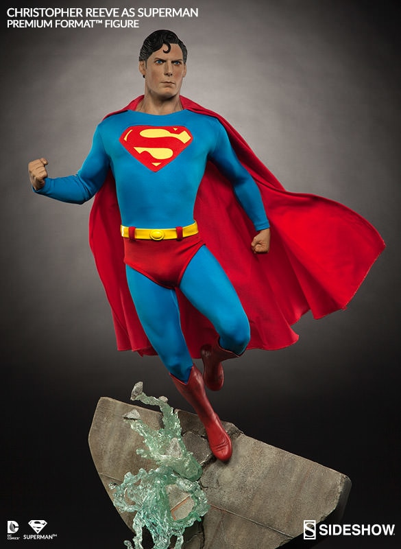 DC Comics Superman Premium Format™ Figure  Collector Edition  View 2