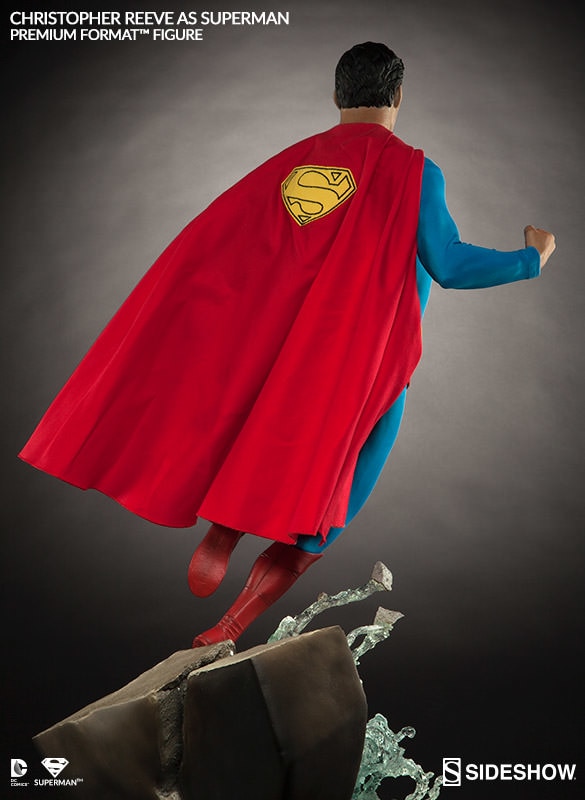 DC Comics Superman Premium Format™ Figure  Collector Edition  View 3