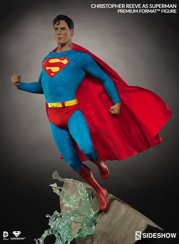 DC Comics Superman Premium Format™ Figure  Collector Edition  View 4