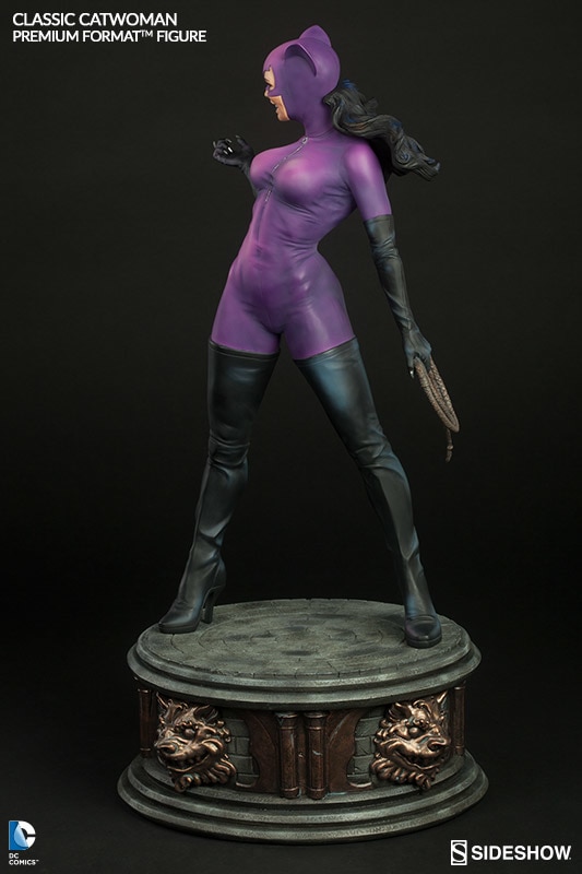 DC Comics Classic Catwoman Premium Format™ Figure  View 4