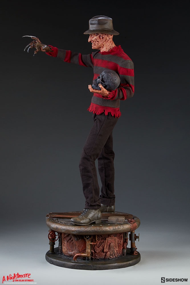 Nightmare on Elm Street Freddy Krueger Premium Format™ Figure  Collector Edition  View 6