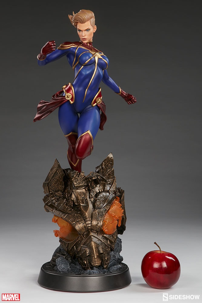 Marvel Captain Marvel Premium Format™ Figure  Collector Edition  View 5
