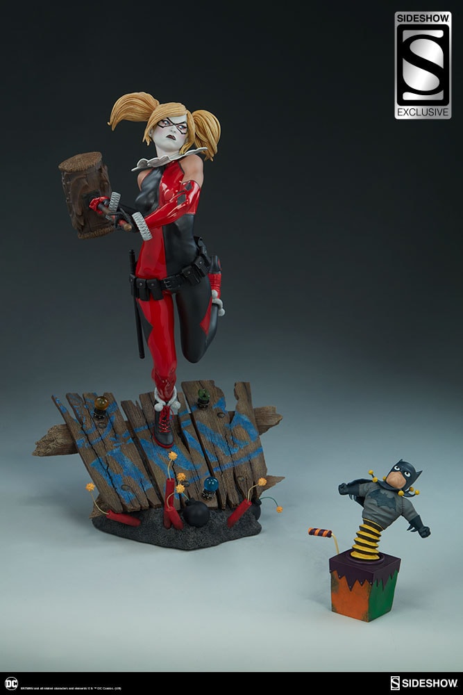 DC Comics Harley Quinn Premium Format™ Figure  Exclusive Edition  View 1