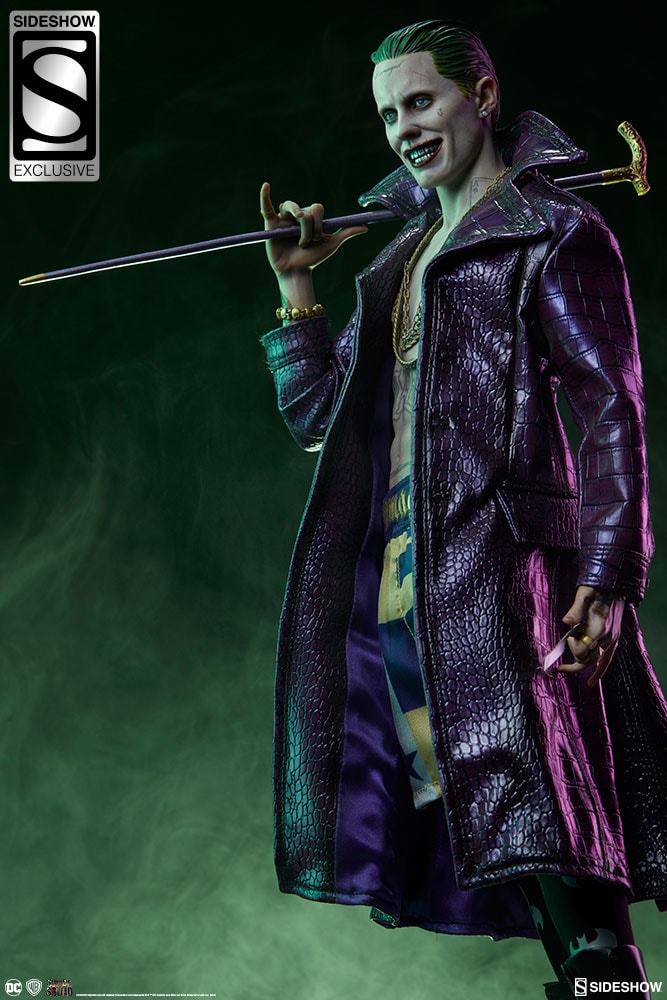 DC Comics The Joker Premium Format™ Figure  Exclusive Edition  View 6