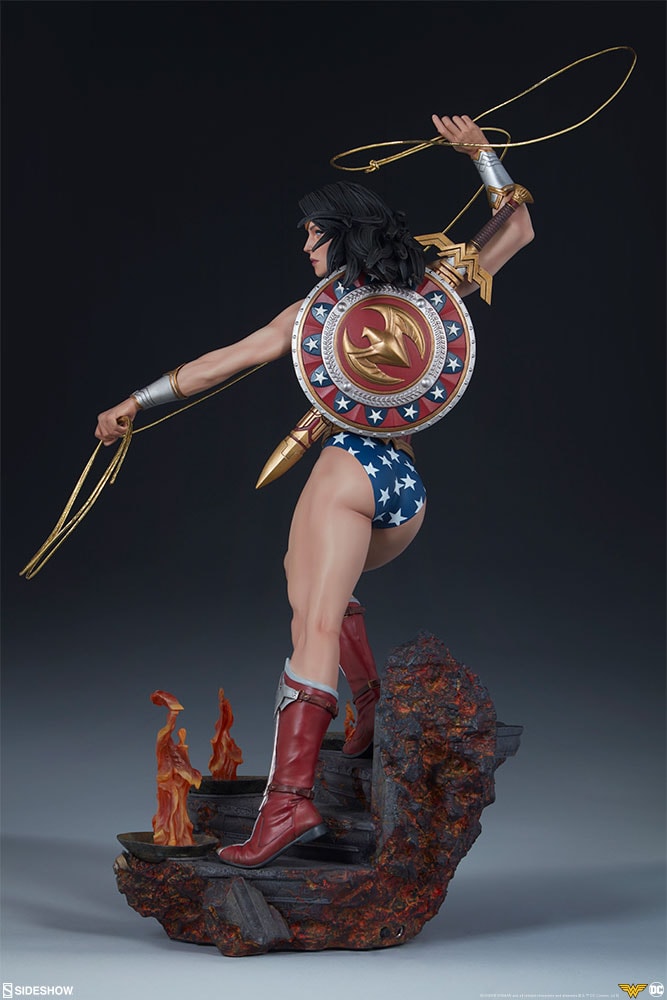 DC Comics Wonder Woman Premium Format™ Figure  Collector Edition  View 6