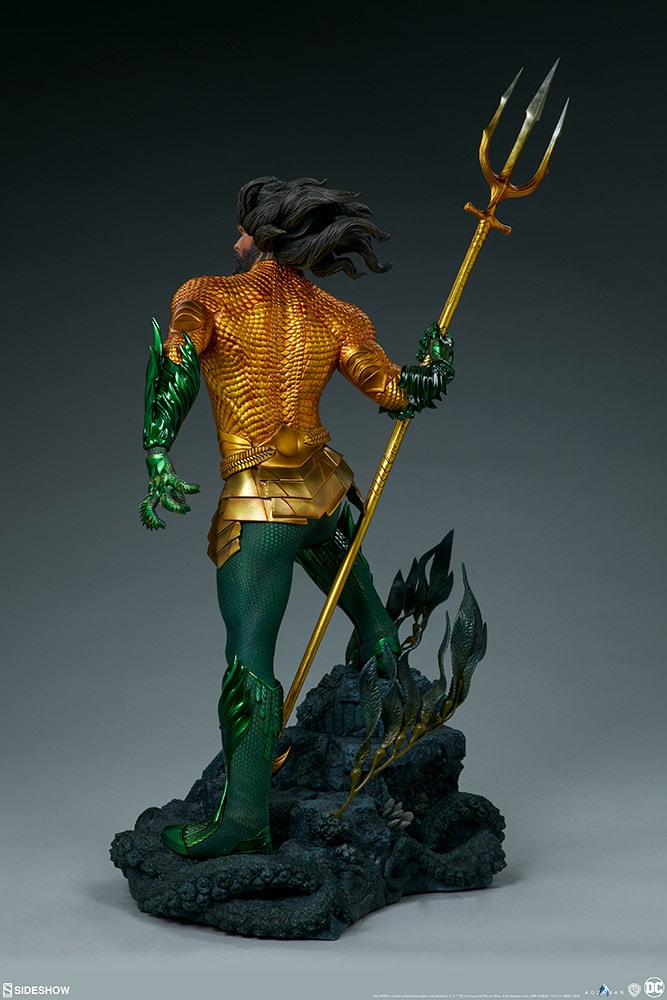 DC Comics Aquaman Premium Format™ Figure  Collector Edition  View 6
