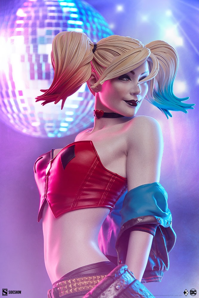 Harley Quinn: Hell on Wheels Collector Edition  View 2