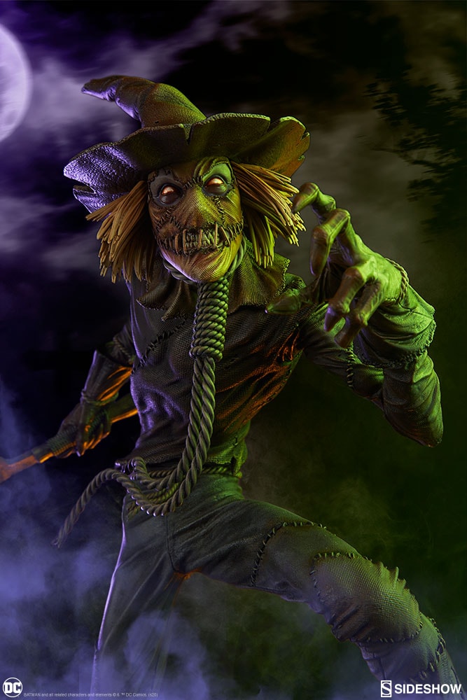 DC Comics Scarecrow Premium Format™ Figure  View 2