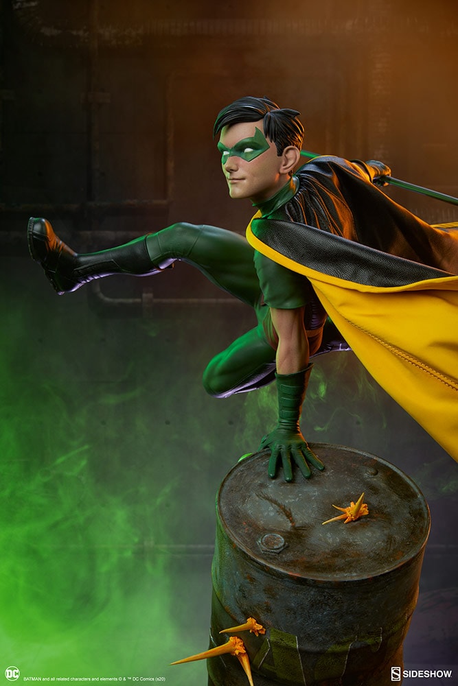 DC Comics Robin Premium Format™ Figure  Collector Edition  View 2