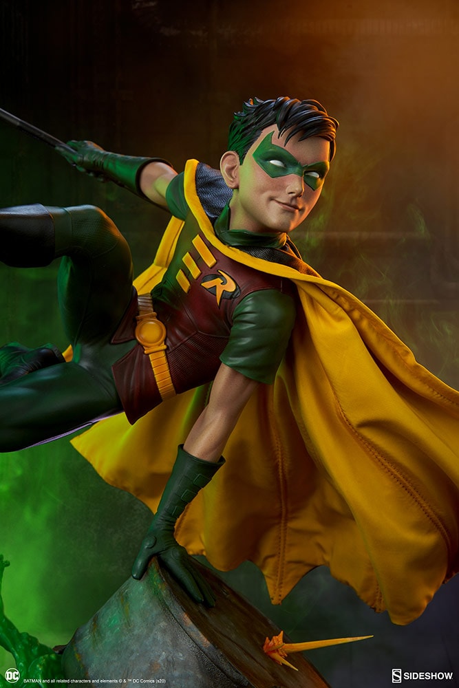 DC Comics Robin Premium Format™ Figure  Collector Edition  View 3