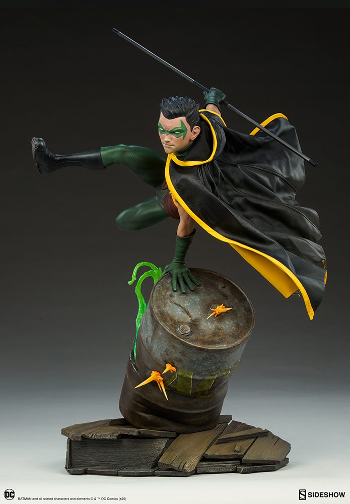 DC Comics Robin Premium Format™ Figure  Collector Edition  View 6