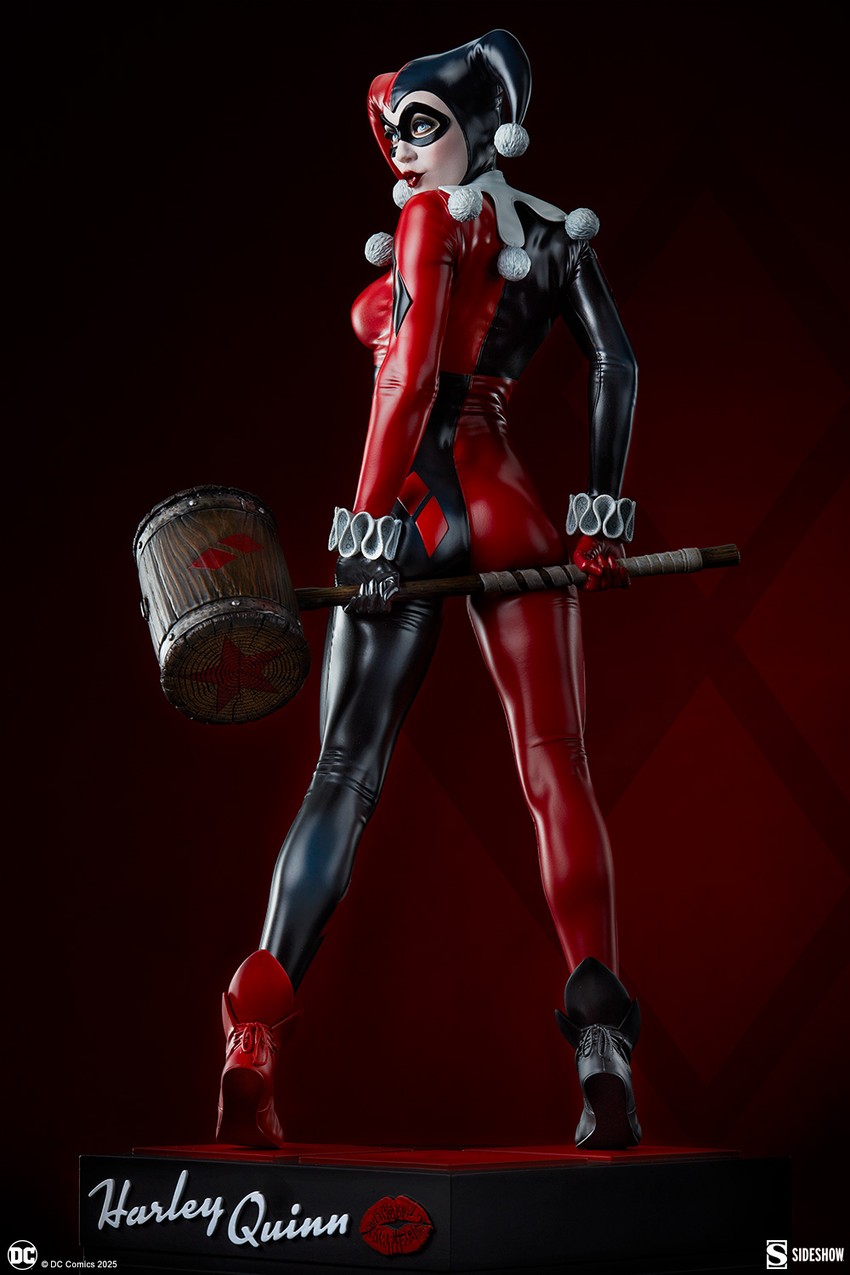 Harley Quinn: Hell on Wheels Premium Format™ Figure