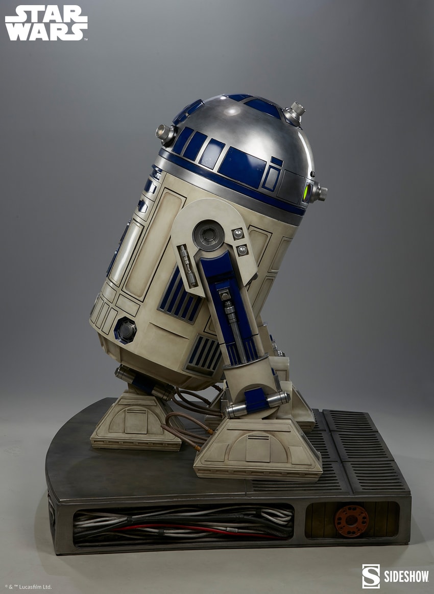 Star Wars R2-D2 Life-Size Figure by Sideshow Collectibles