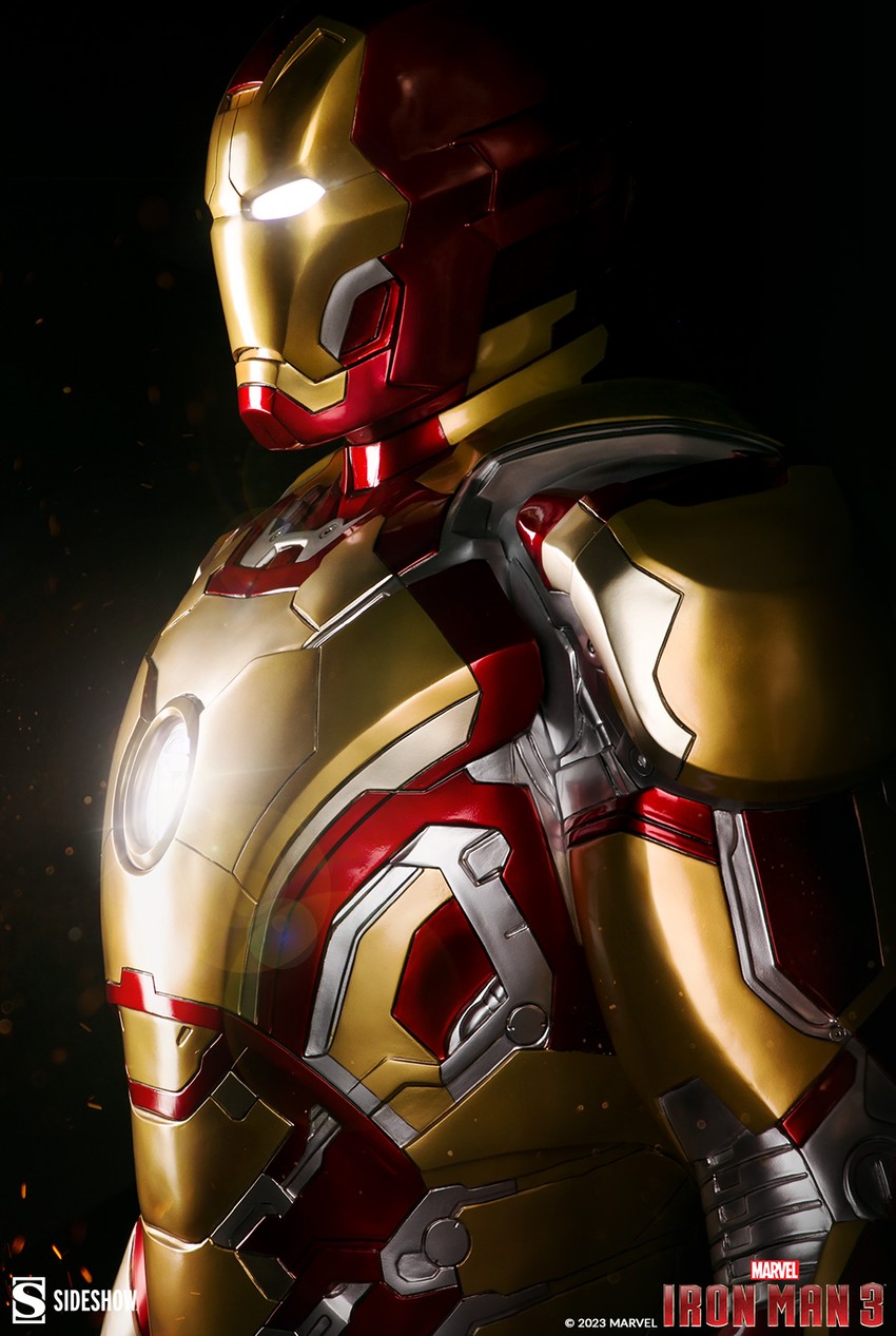 Marvel Iron Man Mark 42 Life-Size Figure by Sideshow Collect