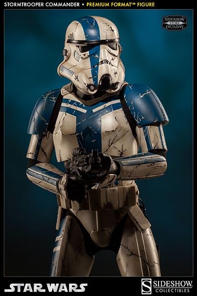 Star Wars Stormtrooper Commander Premium Format™ Figure  View 3